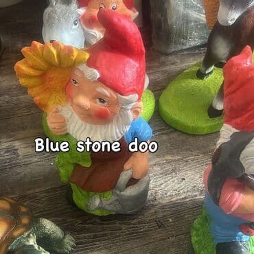 Garden Decor: Baštenska dekorativna figurica – patuljak sa suncokretom i kantom za at lalafo.rs — 1 Garden Decor: Baštenska dekorativna figurica – patuljak sa suncokretom i kantom za — 1