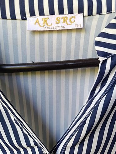 Prugasta ženska bluza sa V-izrezom i dugmićima spreda. Boje na lalafo.rs — 5 Prugasta ženska bluza sa V-izrezom i dugmićima spreda. Boje — 5