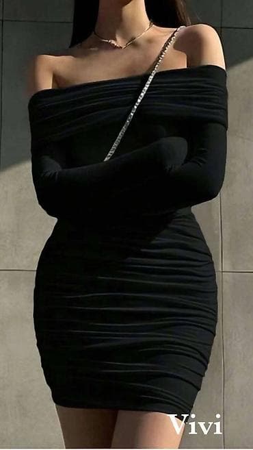 Elegantna ženska mini haljina sa spuštenim ramenima - Kroj: uska at lalafo.rs — 2 Elegantna ženska mini haljina sa spuštenim ramenima - Kroj: uska — 2