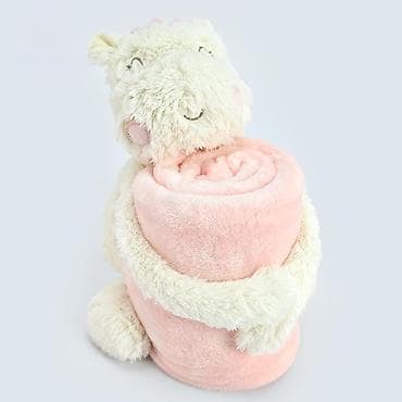 Plišani set za bebe: igračka i ćebence 2-u-1 - Slatka plišana na lalafo.rs Plišani set za bebe: igračka i ćebence 2-u-1 - Slatka plišana