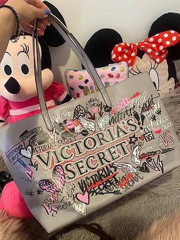 Victorias secret kozna torba original plus manja pismo 2800 din na lalafo.rs Victorias secret kozna torba original plus manja pismo 2800 din