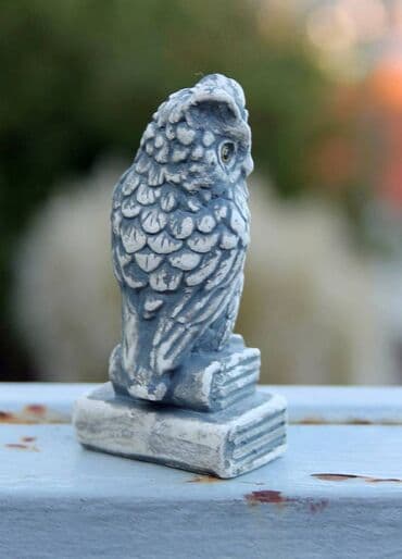 Vinyl records: Vintage figurina SOVA na knjigama znanja Vintage figurina - sova na at lalafo.rs — 3 Vinyl records: Vintage figurina SOVA na knjigama znanja Vintage figurina - sova na — 3