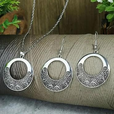 Komplet nakita – ogrlica i minđuše, srebrne boje, etno/boho dizajn. - na lalafo.rs — 6 Komplet nakita – ogrlica i minđuše, srebrne boje, etno/boho dizajn. - — 6