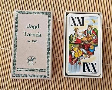 dve suknje po: Lovači Tarot Jagd Tarock Piatnik ORIGINAL. Original Piatnik 1905 Jagd at lalafo.rs — 2 dve suknje po: Lovači Tarot Jagd Tarock Piatnik ORIGINAL. Original Piatnik 1905 Jagd — 2