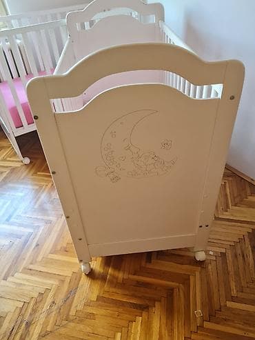 Cradles: Drveni krevetac za bebu, bela boja, sa ogradicom na rešetke i urednim at lalafo.rs — 4 Cradles: Drveni krevetac za bebu, bela boja, sa ogradicom na rešetke i urednim — 4