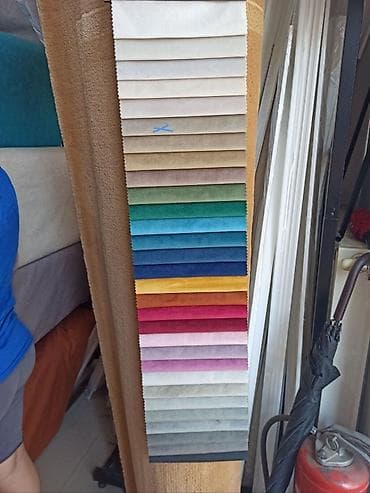 Tapacirani tabure/klupa sa dugmićima (chesterfield stil) – idealan kao na lalafo.rs — 2 Tapacirani tabure/klupa sa dugmićima (chesterfield stil) – idealan kao — 2