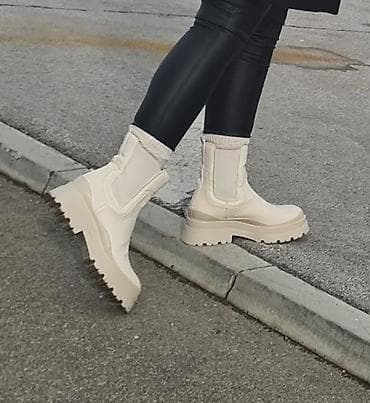 Stradivarius zenske cizme, veličina 38 na lalafo.rs — 4 Stradivarius zenske cizme, veličina 38 — 4