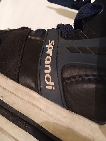 Duboke svetlece patike za dečake Sprandi Junior range, broj 32. - na lalafo.rs — 10 Duboke svetlece patike za dečake Sprandi Junior range, broj 32. - — 10