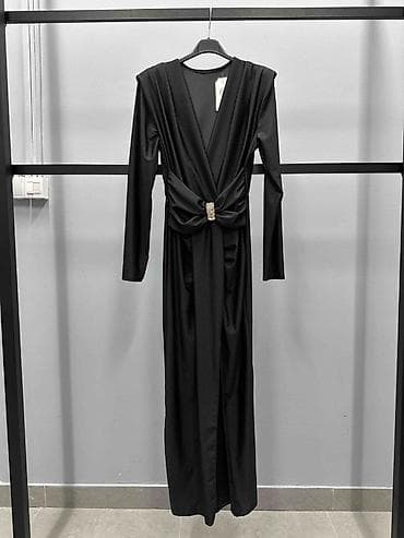 💫Elegantna duga crna haljina
2800 din na lalafo.rs — 2 💫Elegantna duga crna haljina
2800 din — 2