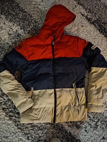 Zimska jakna s kapuljačom – trobojna - Dizajn: blok boje u tri zone – na lalafo.rs — 2 Zimska jakna s kapuljačom – trobojna - Dizajn: blok boje u tri zone – — 2