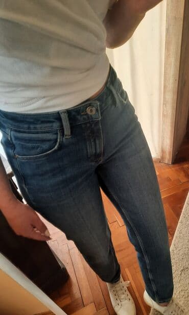 Massimo dutti farmerke u velicini s.
Struk poluobim 36cm at lalafo.rs Massimo dutti farmerke u velicini s.
Struk poluobim 36cm