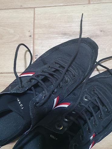 Tommy Hiflinger kupljene u Nemačkoj.Bez ostecenja at lalafo.rs — 2 Tommy Hiflinger kupljene u Nemačkoj.Bez ostecenja — 2