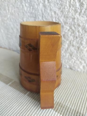 Drvena Lakirana Krigla Sa Šarama 80s - Visina 11 cm ♦ Odlično Očuvana na lalafo.rs — 5 Drvena Lakirana Krigla Sa Šarama 80s - Visina 11 cm ♦ Odlično Očuvana — 5