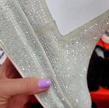 Nove fantastične
Sa cirkonima
Unikat model
Br 38 na lalafo.rs — 6 Nove fantastične
Sa cirkonima
Unikat model
Br 38 — 6