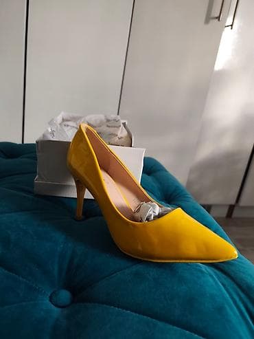 Ženske salonke – Escalier Rouge - Model: klasične špic salonke - na lalafo.rs — 2 Ženske salonke – Escalier Rouge - Model: klasične špic salonke - — 2