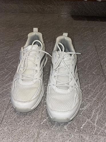 Skechers sportske patike – bele sa srebrnim detaljima - Model sa na lalafo.rs — 4 Skechers sportske patike – bele sa srebrnim detaljima - Model sa — 4