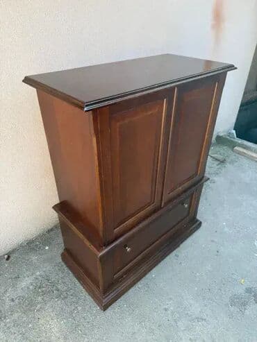 Antique Dressers: Stilska komoda / bar za piće - ODLIČNO OČUVANO - MOGUĆ PREVOZ U at lalafo.rs — 9 Antique Dressers: Stilska komoda / bar za piće - ODLIČNO OČUVANO - MOGUĆ PREVOZ U — 9