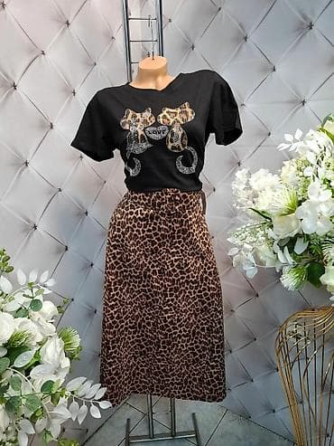 Komplet majica + suknja sa animal printom - Gornji deo: crna kratka na lalafo.rs Komplet majica + suknja sa animal printom - Gornji deo: crna kratka