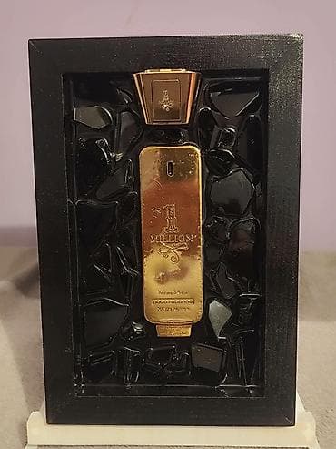 Paintings & Picture frames: Epoxy slika od razbijene flasice parfema Paco Rabanne One Million U at lalafo.rs — 1 Paintings & Picture frames: Epoxy slika od razbijene flasice parfema Paco Rabanne One Million U — 1