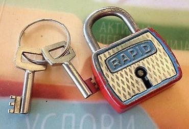 Antiques: RAPID, katanac i ključ ili dva VINTAGE. 1. RAPID, katanac i dva ključa at lalafo.rs — 2 Antiques: RAPID, katanac i ključ ili dva VINTAGE. 1. RAPID, katanac i dva ključa — 2