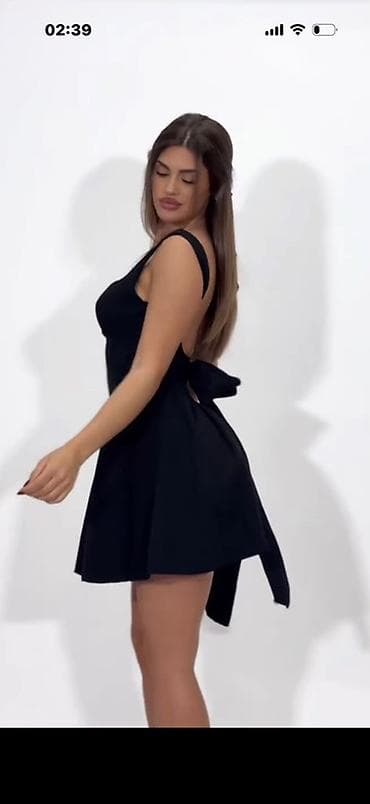 dve suknje po: Mala crna haljina – elegantan mini kroj nikad nosena - Boja: crna - na lalafo.rs — 1 dve suknje po: Mala crna haljina – elegantan mini kroj nikad nosena - Boja: crna - — 1