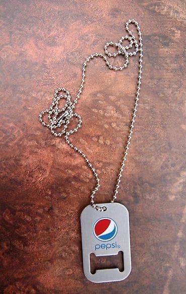 Pepsi - otvarač za flaše sa ogrlicom. NOV. Nikada nije korišćen na lalafo.rs — 2 Pepsi - otvarač za flaše sa ogrlicom. NOV. Nikada nije korišćen — 2