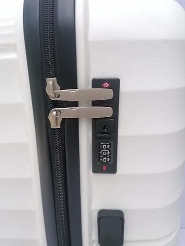 Travel suitcases and bags: Tvrdi kofer na točkiće – kabinski format - Materijal: lagani i at lalafo.rs — 7 Travel suitcases and bags: Tvrdi kofer na točkiće – kabinski format - Materijal: lagani i — 7