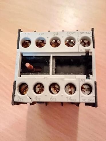 SIEMENS kontaktor3TF2010-0BBR 34VDC polovan 24VDC. SIEMENS kontaktor na lalafo.rs SIEMENS kontaktor3TF2010-0BBR 34VDC polovan 24VDC. SIEMENS kontaktor