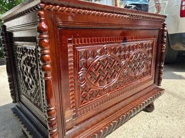 Antique Dressers: Stilski sanduk / komoda za posteljinu - MOGUĆ PREVOZ U dobrom stanju at lalafo.rs — 9 Antique Dressers: Stilski sanduk / komoda za posteljinu - MOGUĆ PREVOZ U dobrom stanju — 9