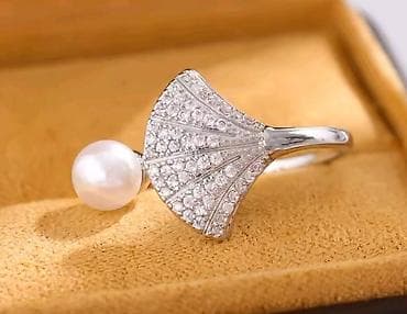 PRELEP KVALITETNI POSREBRENI PRSTEN SA CIRKONIMA,SA BISERIMA.SA na lalafo.rs — 2 PRELEP KVALITETNI POSREBRENI PRSTEN SA CIRKONIMA,SA BISERIMA.SA — 2