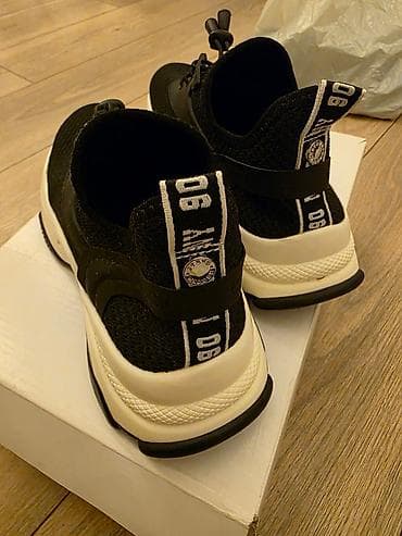 Steve Madden nove patike broj 40 na lalafo.rs — 2 Steve Madden nove patike broj 40 — 2