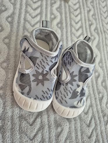 Dečje sandale/patike za bebe – siva/bela kombinacija Veličina 21-22 - na lalafo.rs — 1 Dečje sandale/patike za bebe – siva/bela kombinacija Veličina 21-22 - — 1