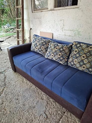 Trosed/sofa sa tri dekorativna jastukadu - Model: trosed sa ravnim na lalafo.rs — 3 Trosed/sofa sa tri dekorativna jastukadu - Model: trosed sa ravnim — 3