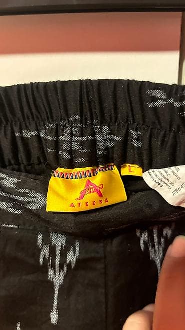 Pantalone, 7/8, tanji materijal, crne sa belo- sivim detaljima, pojas na lalafo.rs — 4 Pantalone, 7/8, tanji materijal, crne sa belo- sivim detaljima, pojas — 4
