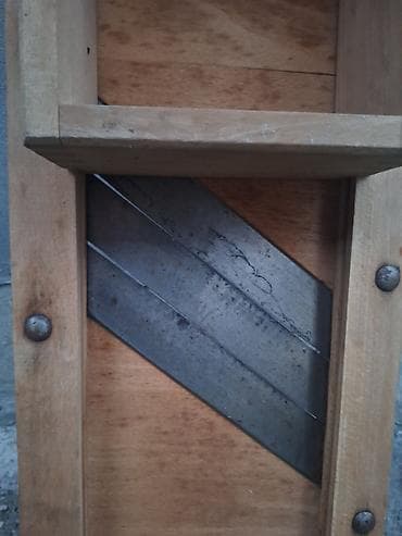 dve suknje po: Drvena ručna rende/rezalica za kupus i povrće - Tradicionalna drvena at lalafo.rs — 6 dve suknje po: Drvena ručna rende/rezalica za kupus i povrće - Tradicionalna drvena — 6