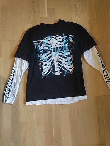 kom sa etiketom: Duks/majica sa duplim rukavima – crno-bela kombinacija. Gornji sloj je at lalafo.rs — 1 kom sa etiketom: Duks/majica sa duplim rukavima – crno-bela kombinacija. Gornji sloj je — 1