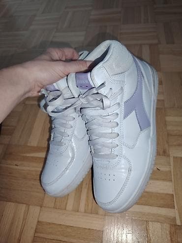 Diadora ženske patike – model visokog profila UG 24,5cm - Brend at lalafo.rs — 2 Diadora ženske patike – model visokog profila UG 24,5cm - Brend — 2