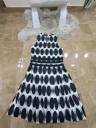 kom sa etiketom: Ženska haljina bez rukava, A‑kroja, sa okruglim izrezom. Crno‑bez at lalafo.rs — 6 kom sa etiketom: Ženska haljina bez rukava, A‑kroja, sa okruglim izrezom. Crno‑bez — 6