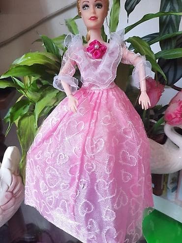 Haljinica za lutke ili barbike. Slanje poštom. - Postekspres - CC na lalafo.rs Haljinica za lutke ili barbike. Slanje poštom. - Postekspres - CC