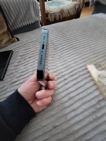 Apple iPhone – model sa ravnim ivicama i trostrukom zadnjom kamerom - at lalafo.rs — 8 Apple iPhone – model sa ravnim ivicama i trostrukom zadnjom kamerom - — 8