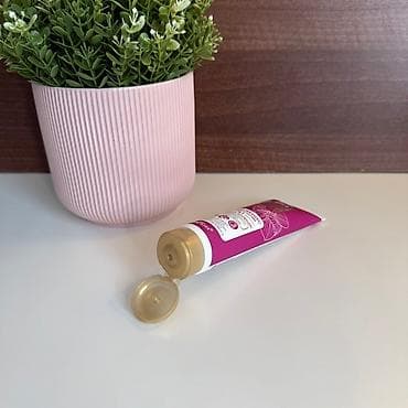 cista koza broj: Nova beloruska Krem-kompleks „Ultra Hand Care“ 7 u 1 za ruke i nokte na lalafo.rs — 3 cista koza broj: Nova beloruska Krem-kompleks „Ultra Hand Care“ 7 u 1 za ruke i nokte — 3