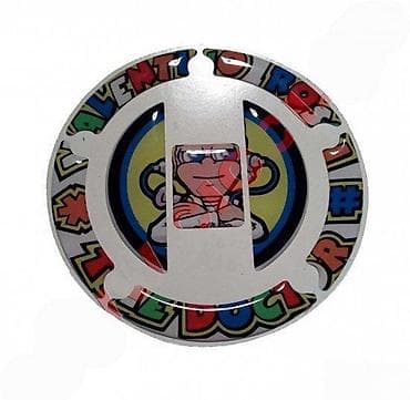 Suzuki rossi- štitnik čepa- 101 📌 opis: samolepljivi štitnik čepa na lalafo.rs Suzuki rossi- štitnik čepa- 101 📌 opis: samolepljivi štitnik čepa