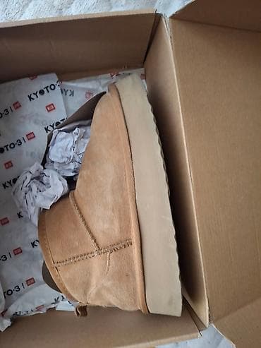 Ugg obuća 38, bоја - Braon na lalafo.rs — 2 Ugg obuća 38, bоја - Braon — 2