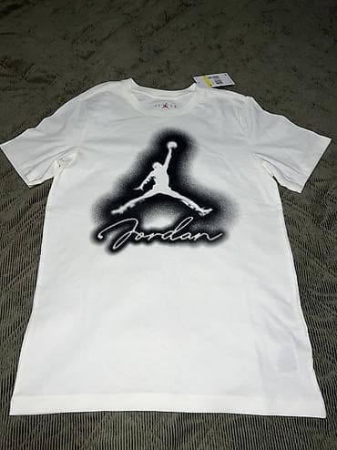 T-shirts: JORDAN Flight MVP T-Shirt vel. S, M NOVO
HJ at lalafo.rs — 2 T-shirts: JORDAN Flight MVP T-Shirt vel. S, M NOVO
HJ — 2
