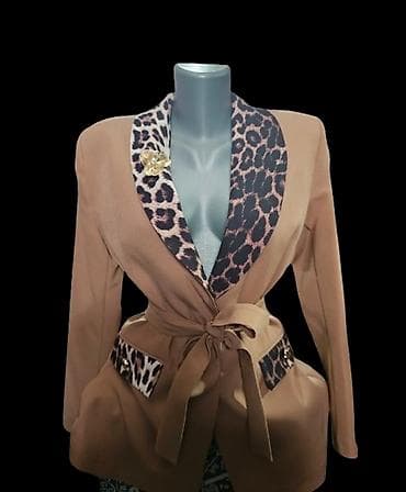 Komplet, sako i pantalone. Elegantni ženski sako/blejzer u boji na lalafo.rs Komplet, sako i pantalone. Elegantni ženski sako/blejzer u boji