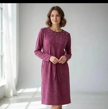 Elegantna ženska haljina do kolena u boji vina/šljive. Model sa dugim na lalafo.rs Elegantna ženska haljina do kolena u boji vina/šljive. Model sa dugim