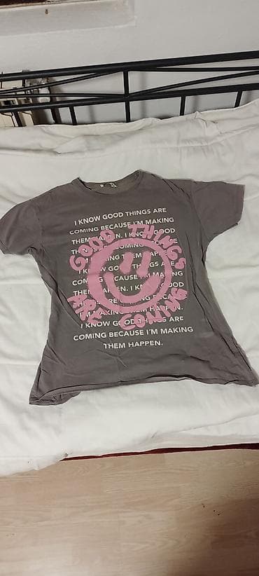 kom sa etiketom: Majica kratkih rukava – B Sisters, veličina S. - Boja: tamno siva. - at lalafo.rs — 1 kom sa etiketom: Majica kratkih rukava – B Sisters, veličina S. - Boja: tamno siva. - — 1