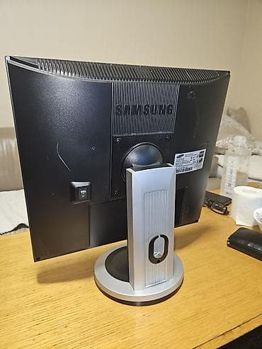 Samsung SyncMaster 913BM LCD monitor - Dijagonala: 19 inča (srazmera na lalafo.rs — 1 Samsung SyncMaster 913BM LCD monitor - Dijagonala: 19 inča (srazmera — 1