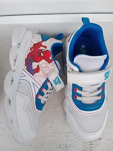 Spiderman marvel svetleće patike za dečake nošene 2 puta kao nove ! na lalafo.rs — 5 Spiderman marvel svetleće patike za dečake nošene 2 puta kao nove ! — 5