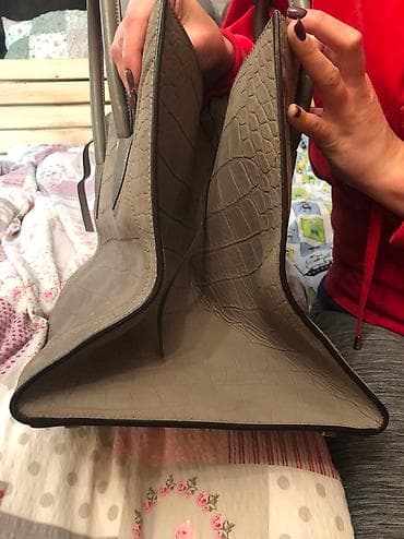 zenske original guess: Céline croc, velika Phantom torba. Bez vreće i kutije. ORIGINAL na lalafo.rs — 10 zenske original guess: Céline croc, velika Phantom torba. Bez vreće i kutije. ORIGINAL — 10